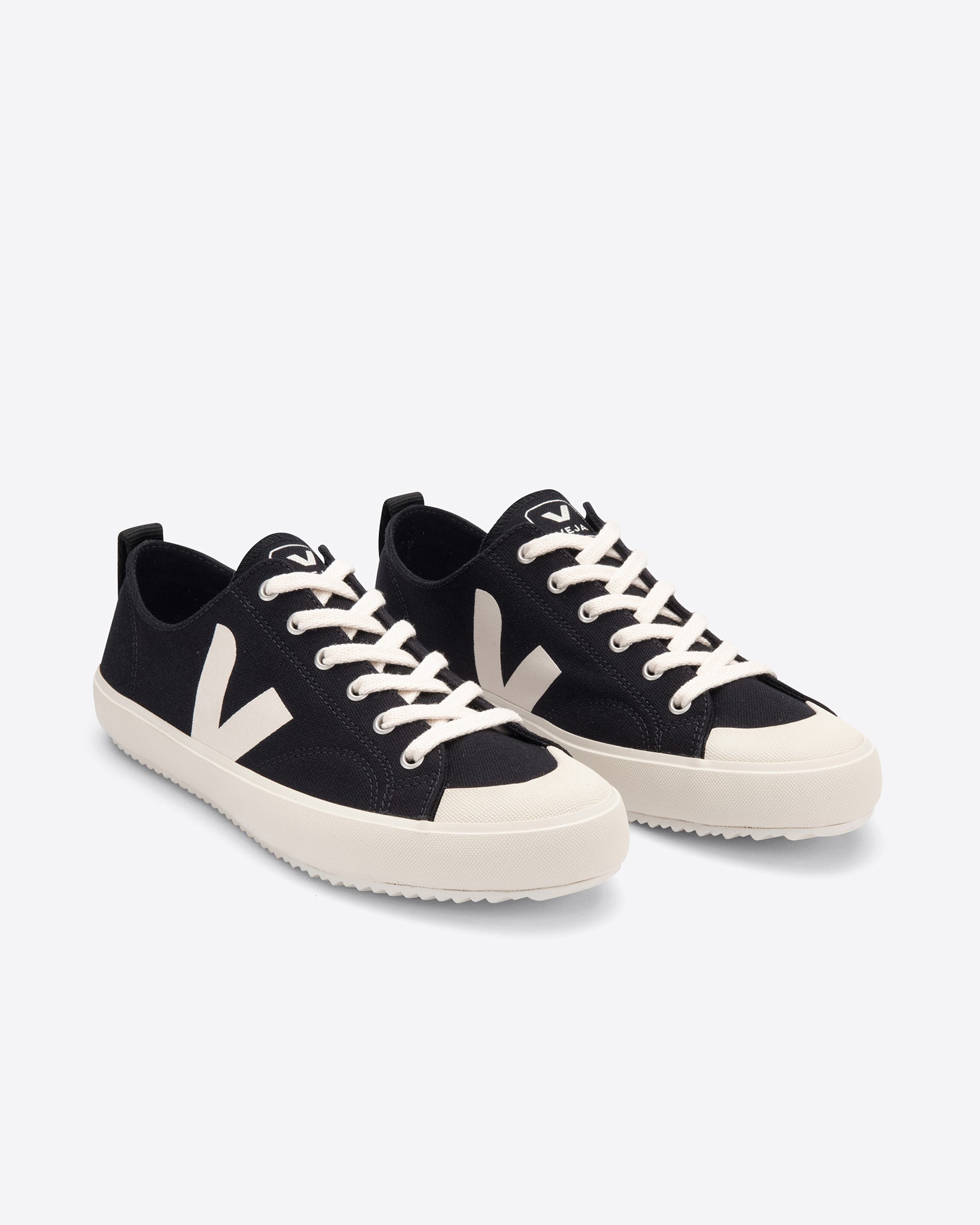 Nova Black Pierre Canvas Sneakers