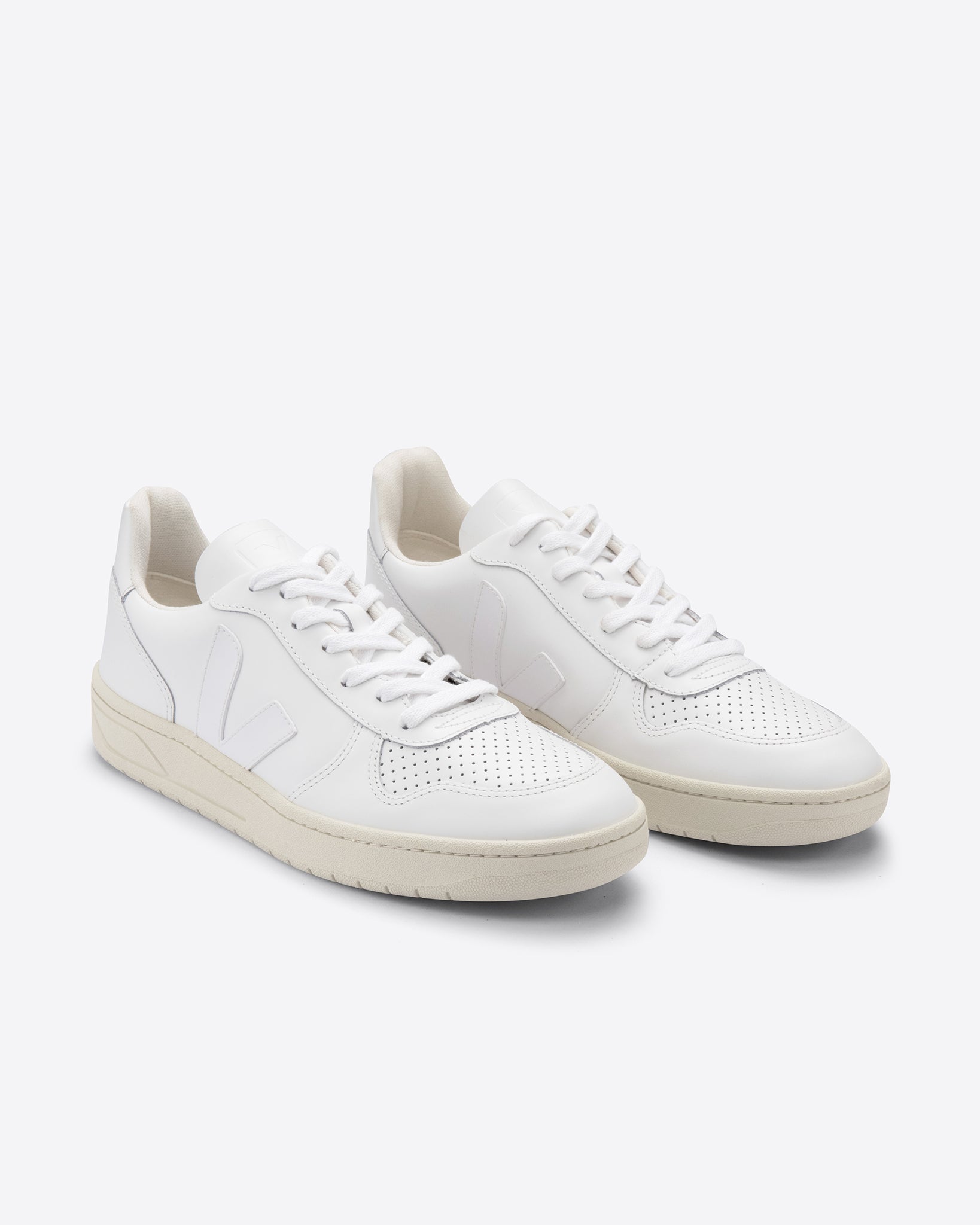 V-10 Extra White Sneakers